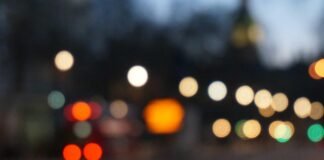 ओमैक्स चौक में कॉमेडी शो को अच्छा रिस्पॉन्स, 1500 से ज्या… ओमैक्स