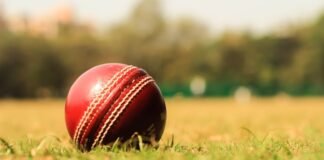 IPL 2026: धोनी ने किया वर्ल्ड चैंपियंस का सम्मान, चेपॉक म… IPL