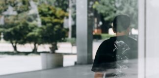 पिता को लेकर कूरियर ऑफिस पहुंच गया परिवार, ‘पार्सल’ की कर… पिता