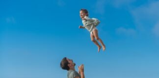 UP: थप्पड़ मारे तो बेटी ने भी छोड़ा हाथ, गुस्साए पिता ने …