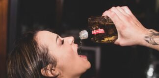 30 नाबालिग लड़कियों का यौन शोषण, शराब पार्टी में खुला राज… नाबालिग