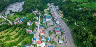 नेपाल बाढ़ की कहानी: इमारतों को निगल गया सैलाब, 2000 फीट चौड़े ग्लेशियर ने कैसे बदली काठमांडू की तस्वीर