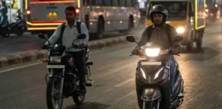 सड़क हादसों पर लगाम की तैयारी, टू-व्हीलर्स की हेडलाइट्स के लिए सरकार ला रही नया नियम