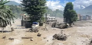 खौफ पर आस्था की जीत: जब मौत बनकर मंडरा रही थी बाढ़, तब योग से खुद को शांत रख रहे थे तीर्थयात्री