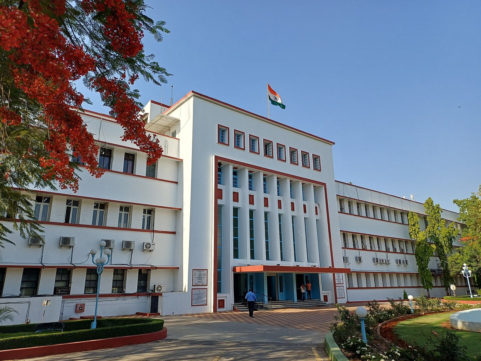 उद्योग और अनुसंधान