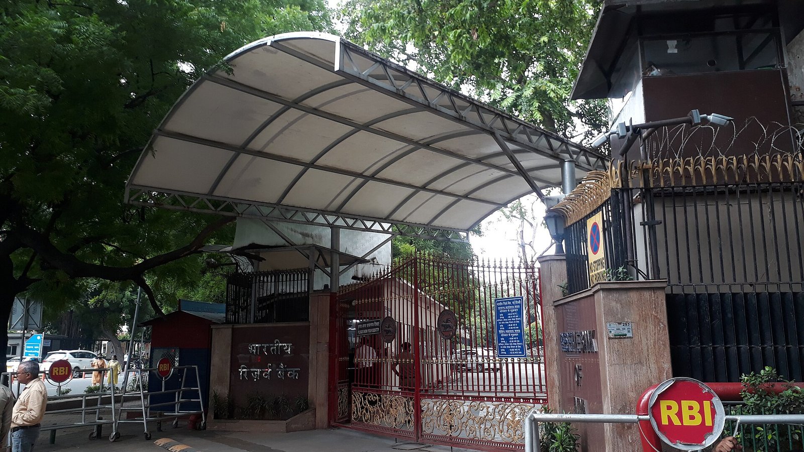 ब्लूमबर्ग की योजनाएं